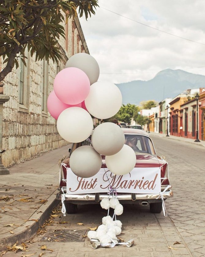 10 способов украсить машину на свадьбу своими руками 12