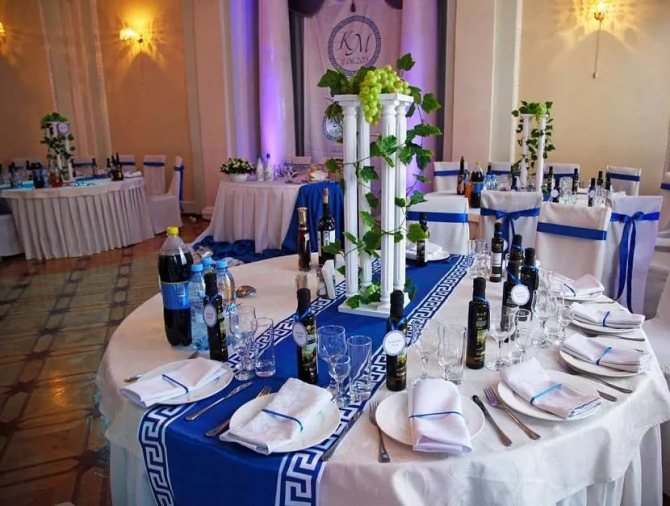 Банкетный зал в греческом свадебном стиле