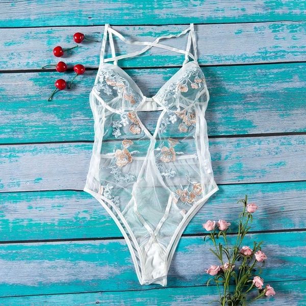 белье с вышивкой