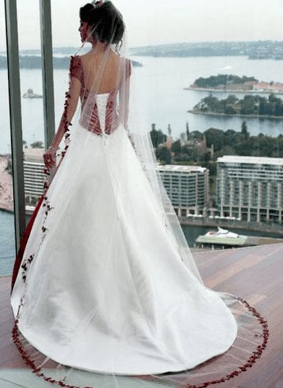 бело красное свадебное платье фото