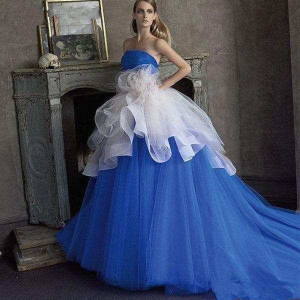 Бело-синее свадебное платье