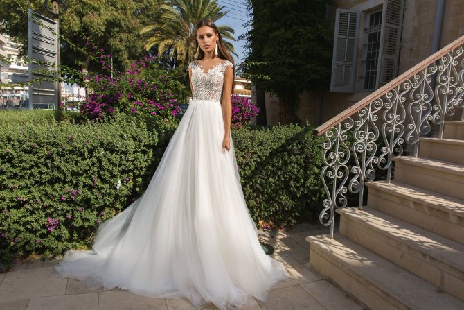 Белое свадебное платье