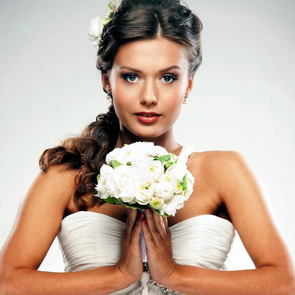 белый маленький букет на свадьбу