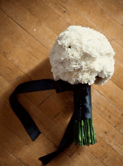 белый свадебный букет невесты