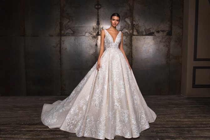 Блестящее свадебное платье