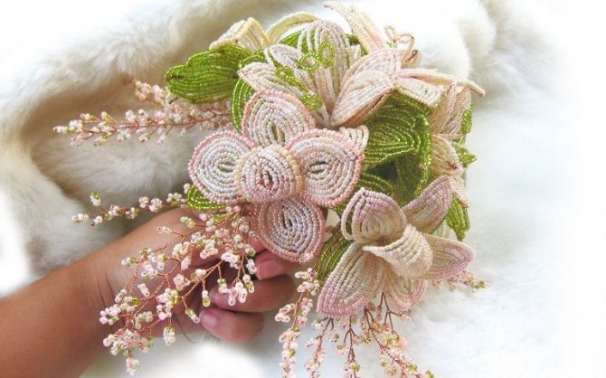 Букет невесты из бисера