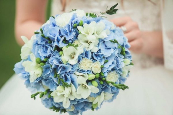 Букет невесты из живых цветов своими руками. Как сделать, фото