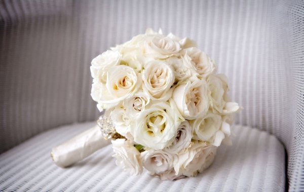 букет невесты классика