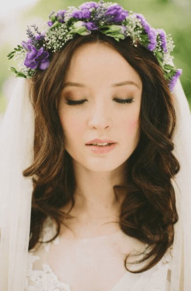 букет невесты с фиолетовыми цветами