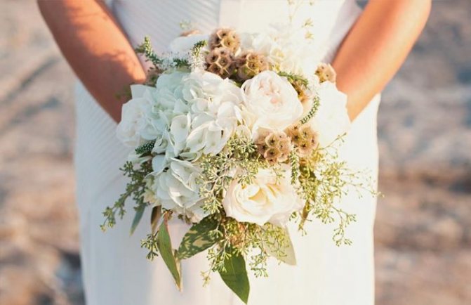 Букет невесты золотой 5