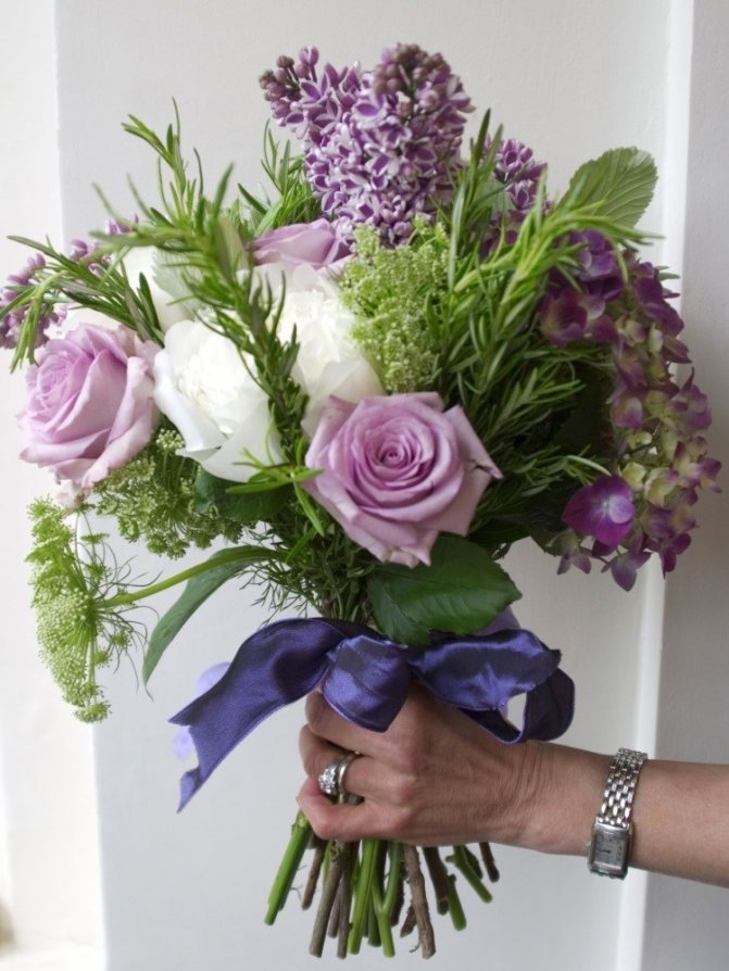Букет с сиренью
