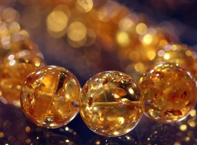 бусы из янтаря