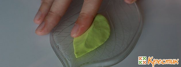 Бутоньерка из полимерной глины сборка