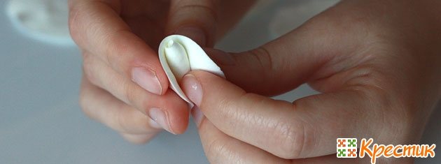 Бутоньерка из полимерной глины своими руками 2