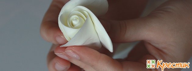 Бутоньерка из полимерной глины своими руками 3