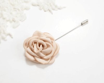 бутоньерки для гостей на свадьбу