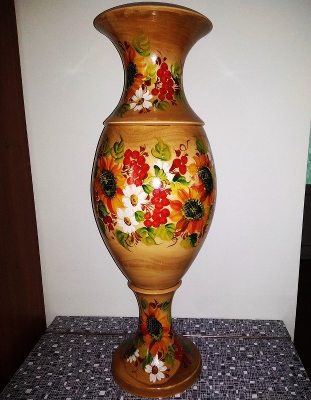 Дарить пустые емкости не стоит