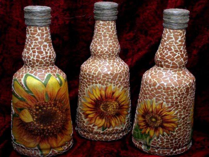 Декупаж скорлупой хорошо сочетается с рисунками цветов