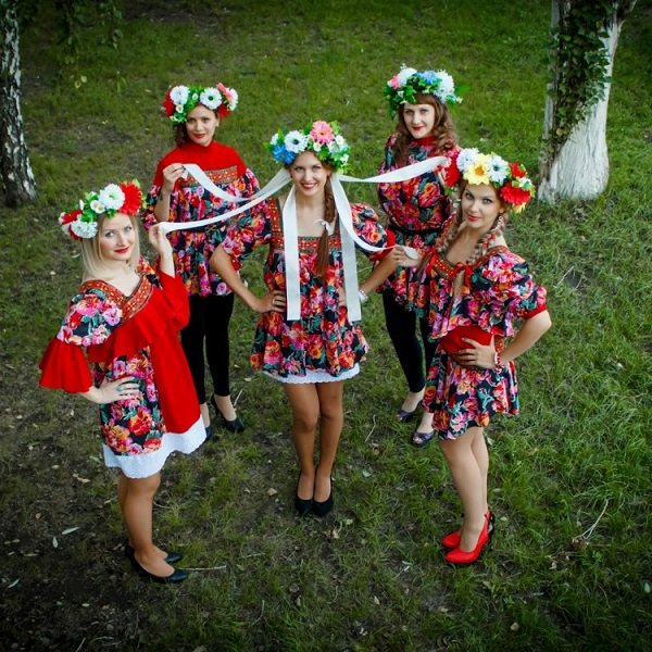 девичник на природе в русских народных костюмах