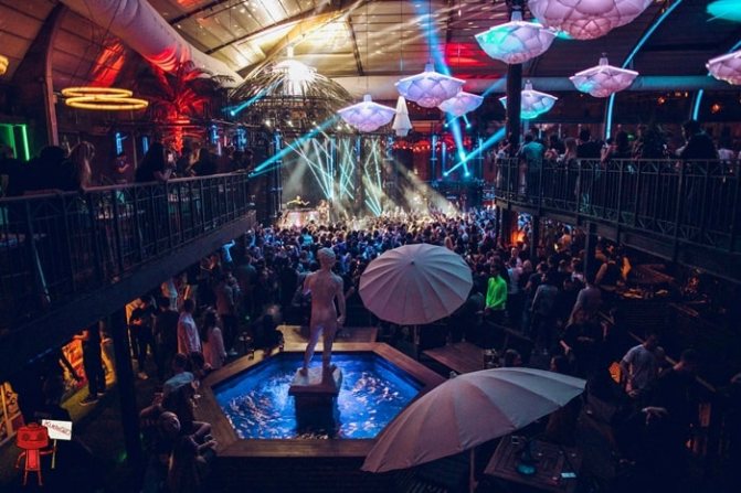 Девичник в клубе