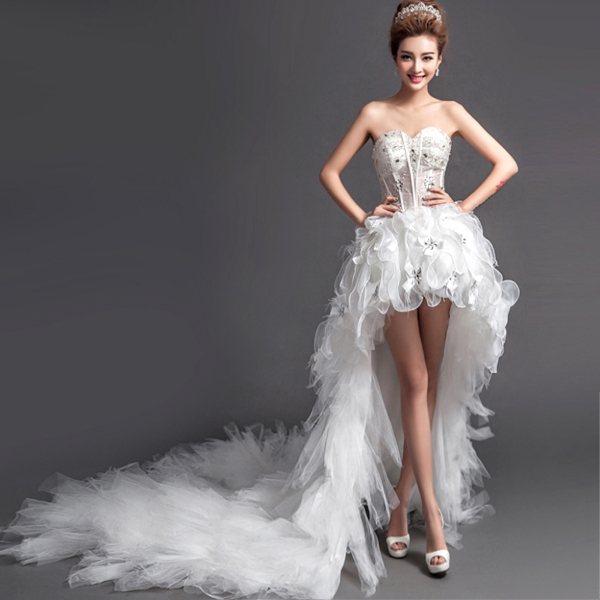 Длинное свадебное платье с открытыми ногами