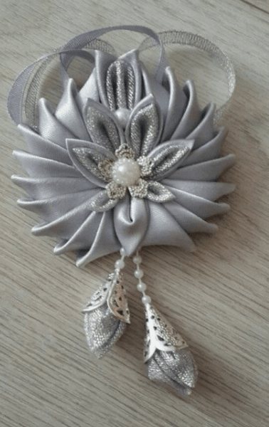 для свидетелей на свадьбу бутоньерки