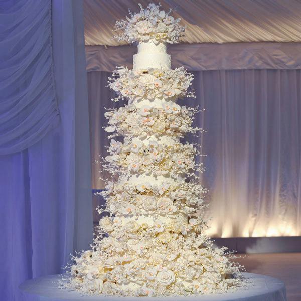 фото большого и дорогого свадебного торта