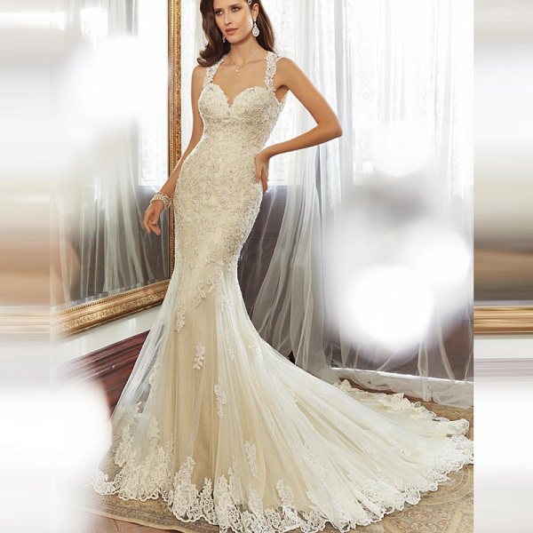 Фото кружевного свадебного платья «рыбка» со шлейфом