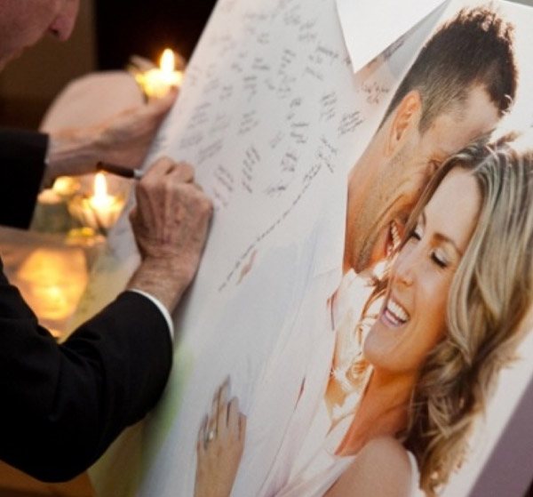 Фото молодых на льняном холсте