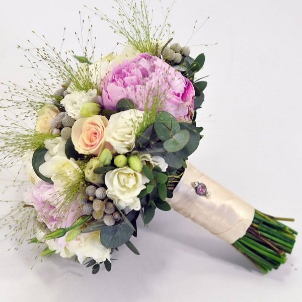 фото недорогого букета на бракосочетание