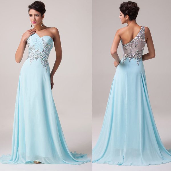 Фото невесты в голубом свадебном платье