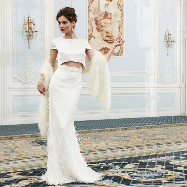 Фото невесты в раздельном свадебном платье