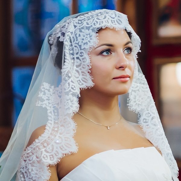 Фото невесты в свадебном платке