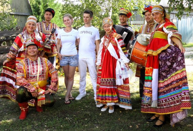 Фото с сайта: svadbavrusskomstile.ru