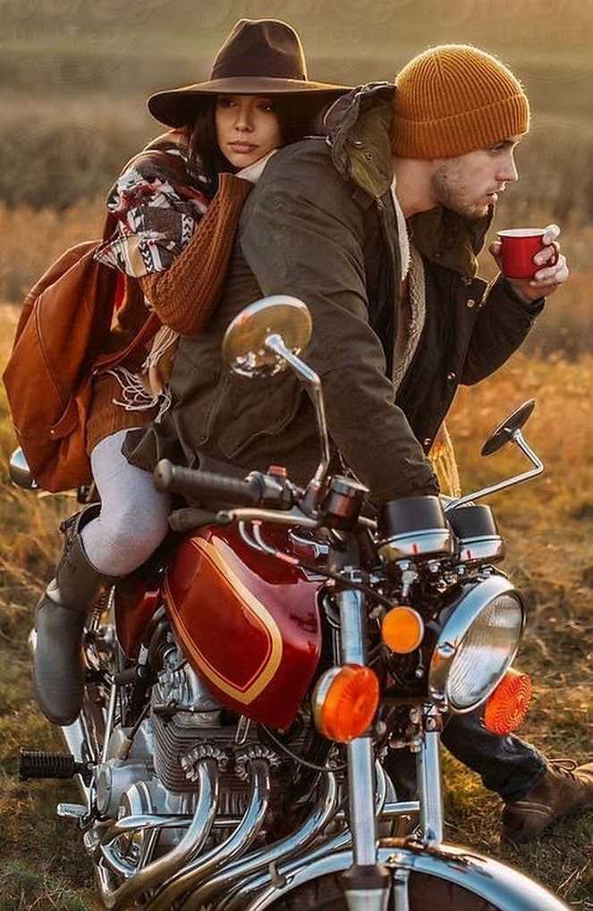 Фотосессия на мотоцикле девушки13