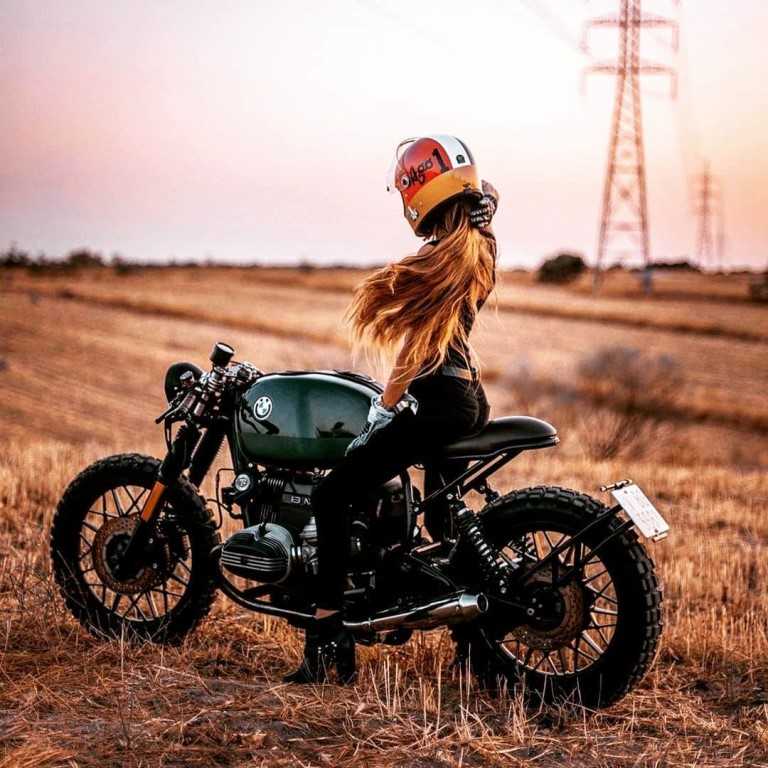 Фотосессия на мотоцикле девушки2