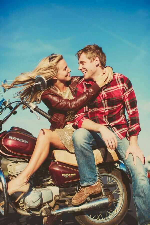 Фотосессия на мотоцикле девушки21