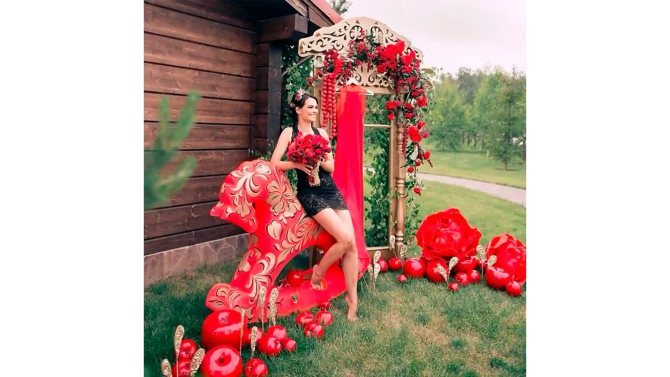 фотозона в стиле русско-народной свадьбы