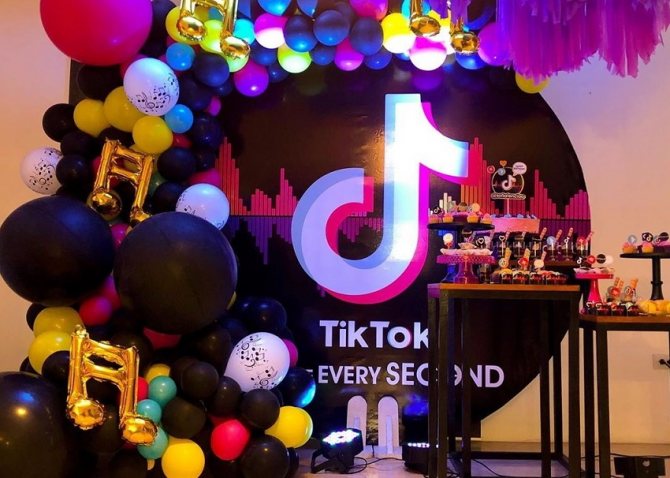 фотозона в стиле TikTok