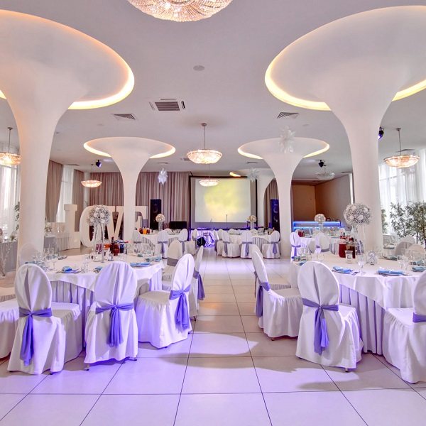 гармоничные цвета для украшения зала на свадьбу