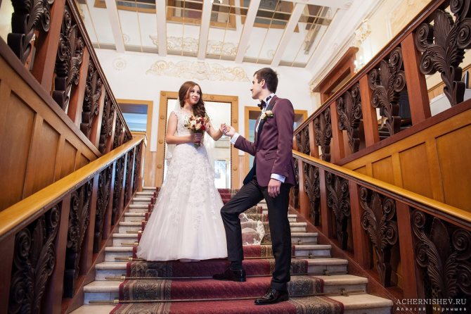 Грибоедовский ЗАГС фото — парадная лестница после реставрации