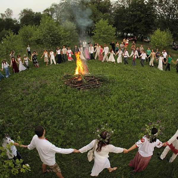 хоровод вокруг костра