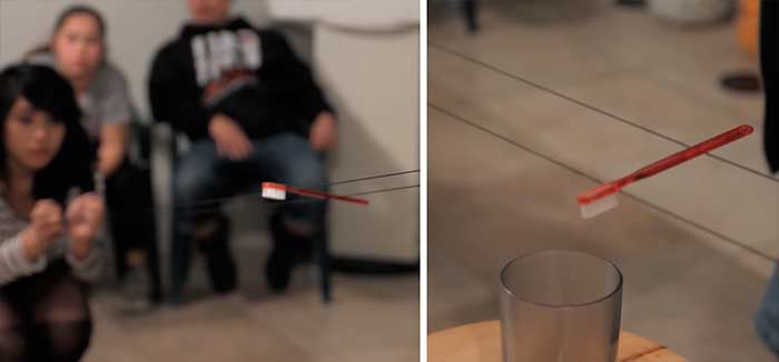 Игра для пар Канатная дорога с зубной щеткой