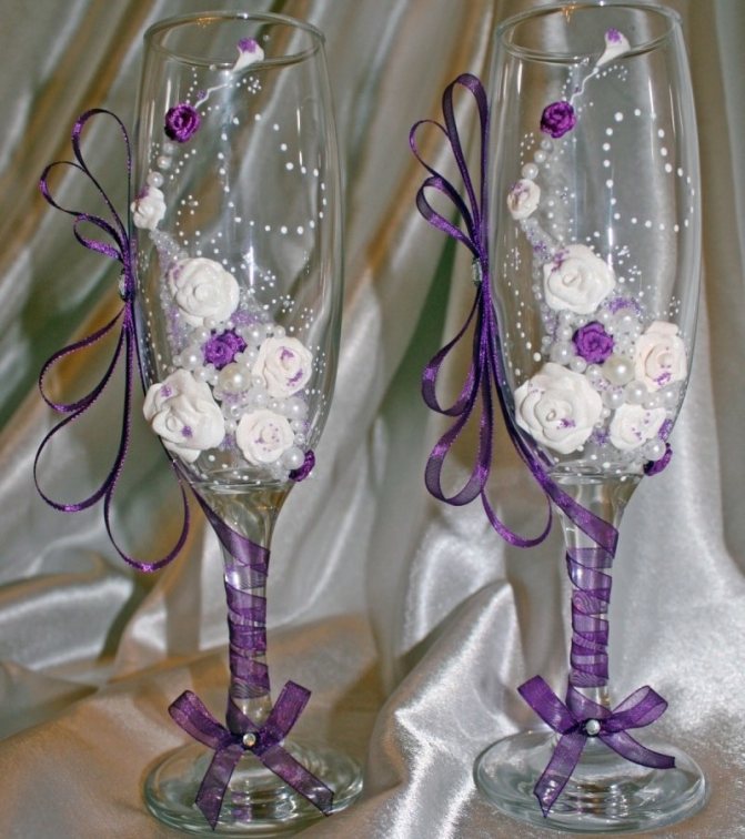 Как украсить свадебные бокалы, фужеры своими руками самостоятельно лентами?