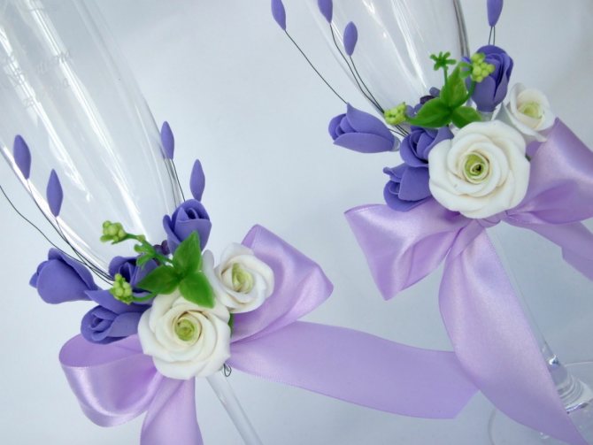 Как украсить свадебные бокалы своими руками?