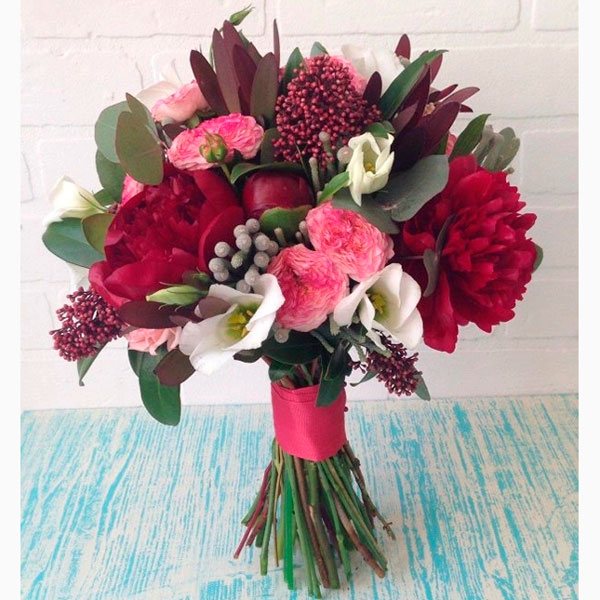 как выбрать букет свидетельницы на свадьбу