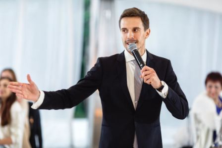 Как выбрать ведущего на свадьбу советы