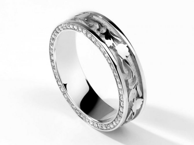 Кольца с цветочными мотивами