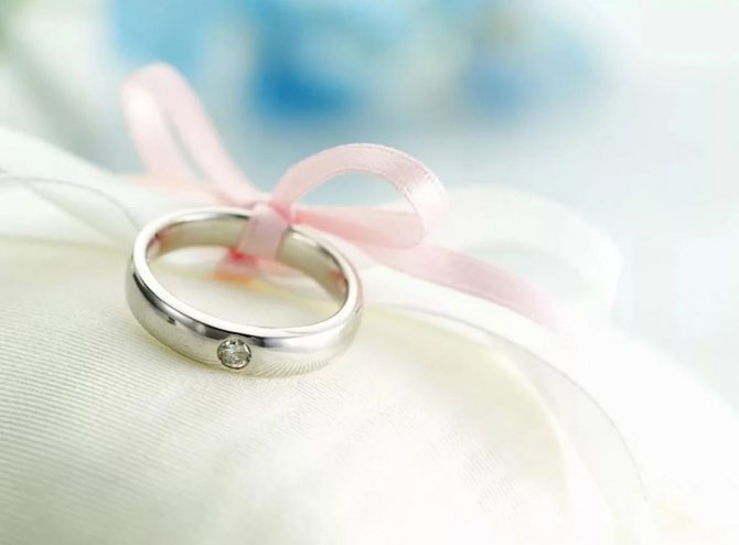 кольцо и бантик