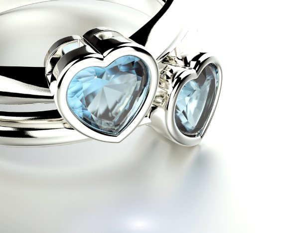 кольцо с сердечком из камня